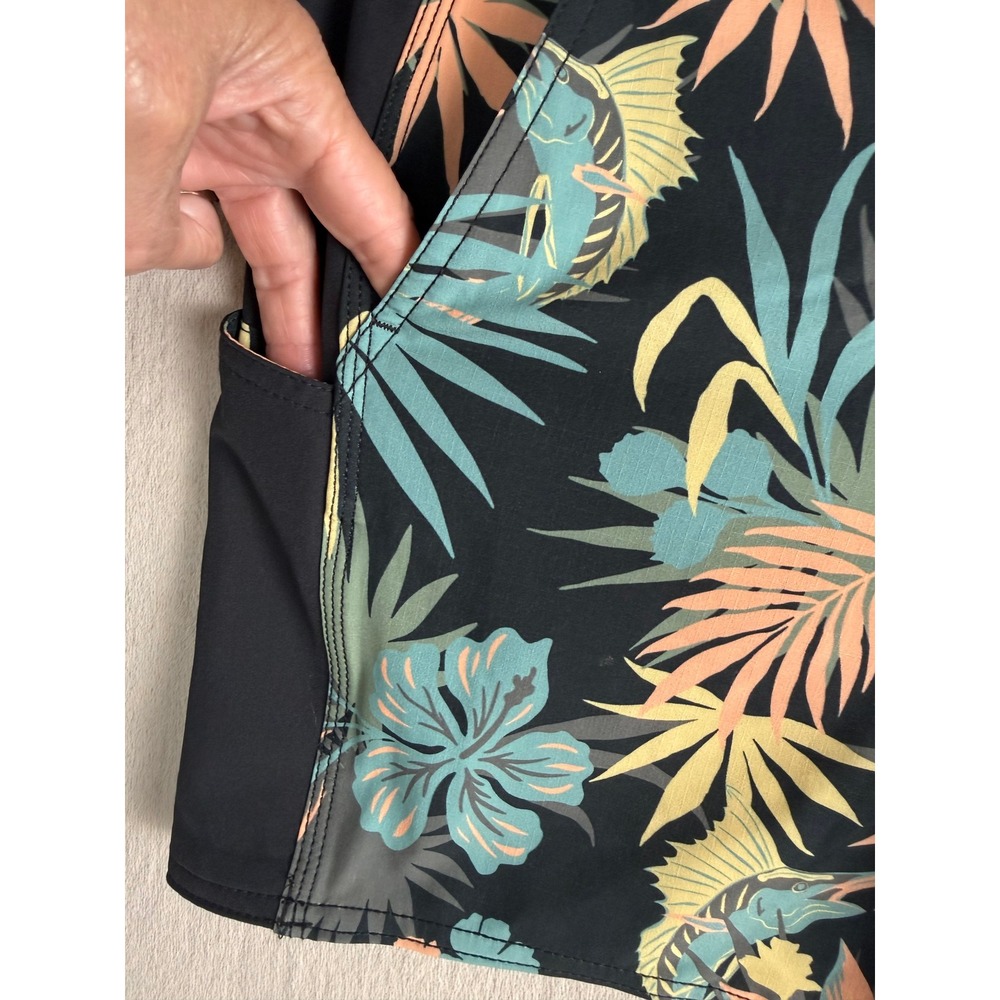 Salty Crew Tropical Marlin Board Shorts Women 29 Black Excellent 5" Floral Surf - Picture 3 of 7